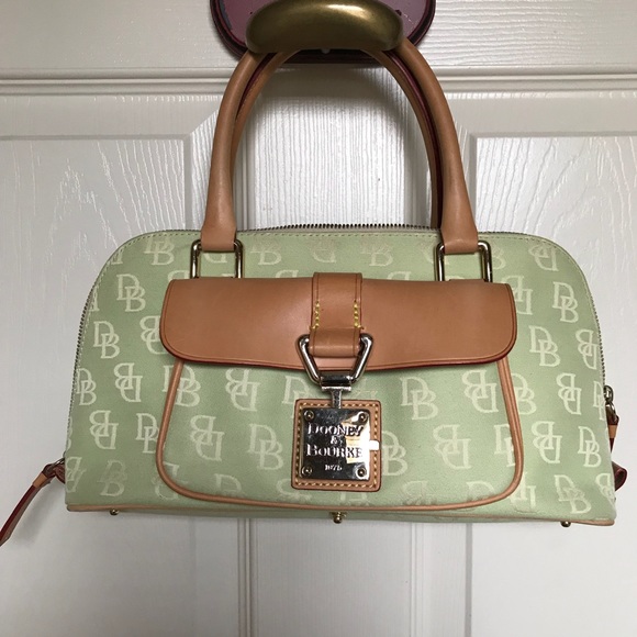 Dooney & Bourke Handbags - Dooney & Bourke handbag